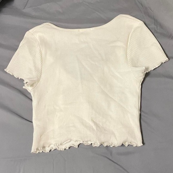 Tiger Mist white lettuce hem t-shirt with bow tie - Picture 4 of 4